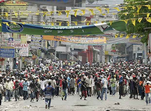 Manifestación en Puerto Príncipe (Haití) contra la subida del precio de los alimentos- REUTERS